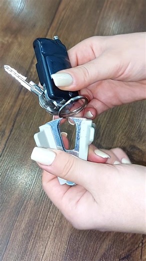 LIFE HACK | Stop Struggling With Key Rings | Try This! 😱🤯👀 #shorts