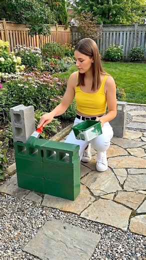 I made a luxury garden bench using only blocks and wood 😮🌿