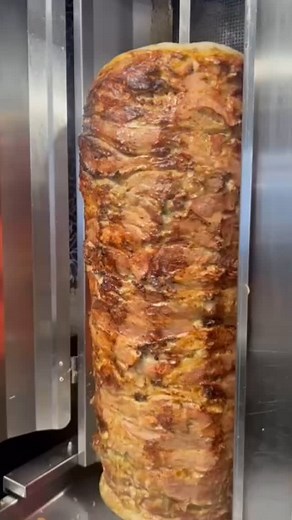 🔥 Chez Palace Kebab, on mise sur la qualité : 👉 Une vraie broche de viande de veau bien généreuse, préparée avec soin. Viens goûter la différence ✨ #Kebab #Veau #PalaceKebab #faulquemont #grotenquin #rassemblementgitan #gitan #Moselle #Saveurs #GitanPower | Palace Kebab