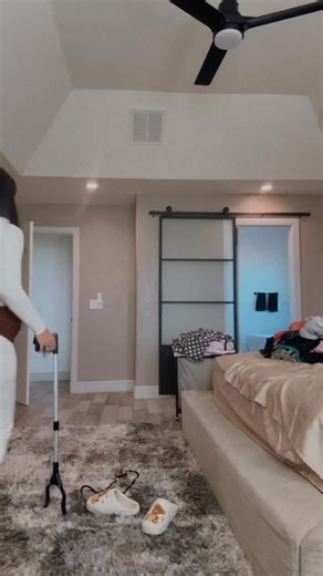 I’m this many weeks pregnant. #thegrabber | Melanie Wilson