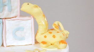 How to Make a Fondant Giraffe for a Jungle Theme Cake