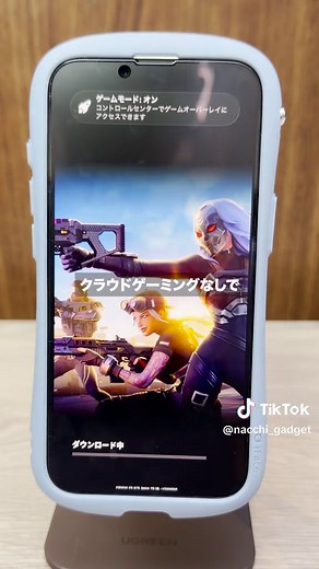 【2026年最新版】iPhoneでフォートナイトをプレイする方法 iPhone版フォートナイトがついに復活 アプリ版としてプレイできるようになった！ 【やり方】 １．Safariで「Epic Games」で検索 ２．「Epic Games Store」にアクセス ３．右上の「インストールする」をタップして、「インストール」をタップ ４．メッセージが出たら、「設定」をタップして、「アプリのインストールを管理」をタップ ５．承認待ちのEpic Games Storeの「許可」をタップ ６．もう一度「許可」を選択して、インストール ７．「Epic Games Store」を開いて、「Fortnite」をインストールすれば完了 これで、普通のゲームアプリのように、iPhoneでFortniteがプレイできます。 注意点としては、App Storeでやるとできないので、 必ずSafariやGoogle ChromeなどのWebブラウザでやりましょう。 コントローラも使えるし、スマホ用コントローラならジャイロ照準もイケるので、 めっちゃ快適。 ただし、キーマウは非対応。 #iPhone #フォート