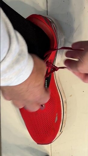 How to tie the runners loop. ￼