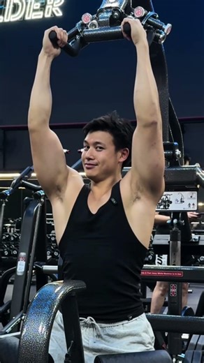 Here’s a “Tip” for a close grip machine pull downs