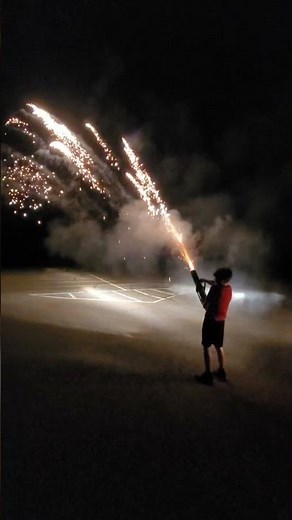 ROMAN CANDLE GATLING GUN 375 SHOT FIREWORK