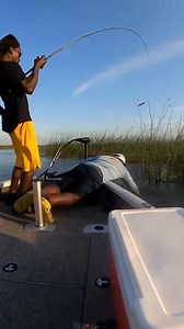Fishing the BIGGEST Lake in Florida, Lake Okeechobee popping my frog through the shallow water and landed healthy 7.47 lb largemouth bass ✝️🔥🎣💯..#largemouthbass #bassfishing #hooked #angler #bigfish | Hood Fishing