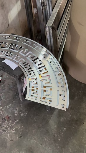 Luxury steel rate design ! #metalwork #gate #door #metaldoor #makingirongate #makingasteelgate #luxurydoor #ssgate #ssdoor #metaldoor #makingirongate #makingasteelgate #luxurydoor #ssgate #irondoor #mordensteelgate #metalcraft #metalfabricators | A One steel fabrication