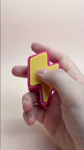 I 3D Printed Lightning Clicker 🤯
