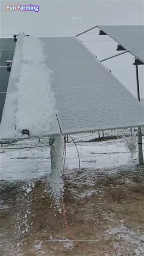 Automatisierte Schneeräumung: Effizienz von Solarmodulen erhalten