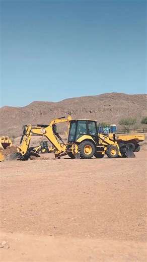 Some prep work with Jason at Tinaja Hills on the 420XE Backhoe Loader! 💪 LCD Driver Displays, an easy-to-shift Powershift Transmission, and Seat Mounted Controls are just some of the features this machine comes with. On top of that this model can hit up to 10% more efficiency that the previous generation of 420s. If you'd like to visit one of our demonstration and learning centers then contact your local Cat dealer. | Caterpillar Demonstration and Learning Centers