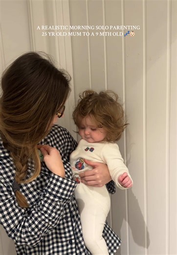 Keeping it real over here always, a 4.30am start on a Friday was not the best way to start the weekend but spend a realistic morning with us with a bit of an honest catch up, ps use my code ANAISFLETCHER to get your first @Skin   Me daily doser for £4.99🤍. #motherhoodunfiltered #mumsoftiktokuk #spendthedaywithme #Vlog