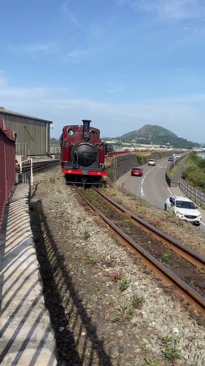4.3K views · 2.7K reactions | Ffestiniog Railway Small England No. 4 “Palmerston” rockets past Boston Lodge with a rake of Bug Box and Quarrymen’s carriages during the Ffestiniog Railway Platinum Jubilee Gala Weekend . . . #ffestiniograilway #ffestiniogandwelshhighlandrailway #ffestiniog #narrowgauge #narrowgaugerailway #railfan #trainspotting #trainspotter #railfanning #railwayphotography #heritage #heritagerailway #gala #railfans #loco | Mr Man | Facebook