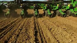 How the #JohnDeere 1795 Can Fulfill Your Planting Needs http://blog.machinefinder.com/27963/john-deere-1795-can-fulfill-planting-needs | Machinefinder