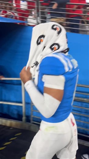 An emotional Trinidad Chambliss leaves the field as the Rebels fall short to Miami 31-27 in the National Semifinals. We’ll see if Trinidad will be granted one more year to run it back with the Rebels #FiestaBowl | Joe Cook - 16 WAPT