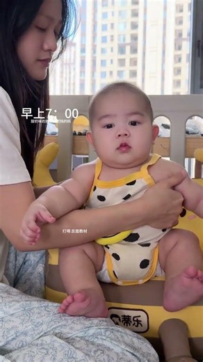 How I Burp Baby Dun Dun After Every Feeding 🍼 #dundun #babyfeeding #babyroutine #Shorts