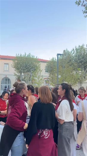 [ÉDUCATION] 🥳 En direct de la soirée d’accueil des nouveaux étudiants sétois au pôle Michelle Weil. Entre prévention, santé, animations, sports et musique, les nouveaux étudiants sont bien reçus ! 🫶🏼 | Ville de Sète