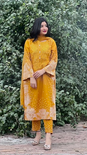 12K views · 129 reactions | for details and order please check website link bio or whatsapp 03094264121 for international delivries and wholesale | Umzay | Facebook