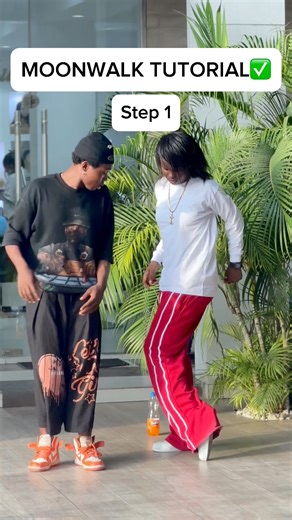 Moonwalk made easy #moonwalk #tutorial #explore #mj #michaeljackson #explorepage #reels #facebook #facebookreels | Aja.is.saxy