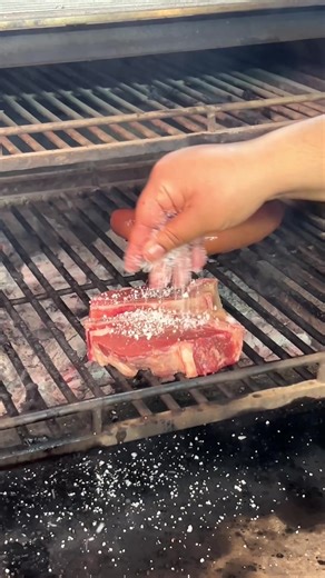 Sale un Paquete Grill pa’ la raza. 🫡🔥 @Soy Tamez #monterrey #norte #carneasada #panzadecoyote