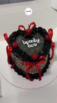 cheetah print cake🐆🍒✨ wait.. i mean leopard #cakedecorating #vintagecake #cakedecoration