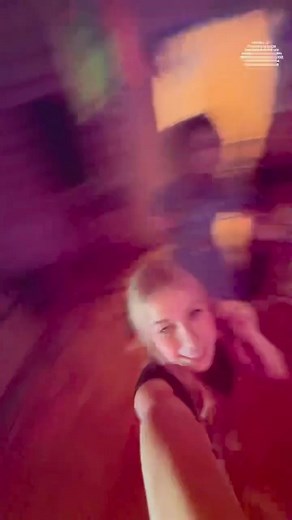 Ósmoklasistki nauczycielka ‘Czarne Chmury’ = moment, kiedy pokolenia tańczą razem 💃✨ #WspólnyVibe | Zespół Szkolno-Przedszkolny w Bądkowie