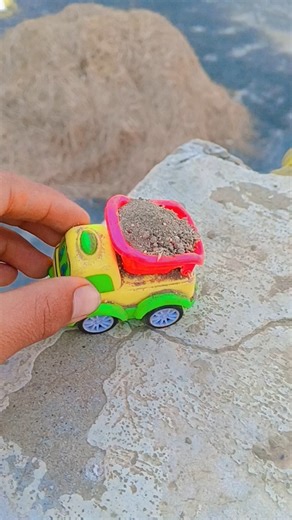 tractor में मिट्टी रख कर पलट दिया #tractorvideo #shortvideo #automobile 🏎️🚜🚜