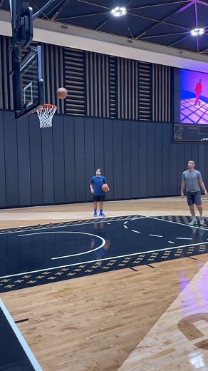 262K views · 601 reactions | JIMMY BUCKETS PUTTIN’ THE WORK UP NORTH!   Miami Heat superstar Jimmy Butler celebrates his 34th birthday training in the house of international musician and celebrity Drake. Butler averaged 26.9 points, 6.5 rebounds and 5.9 assists in the 2023 playoffs in which he led the Heat to the #NBA Finals.  @jimmybutler | Instagram Story | One Sports | Facebook