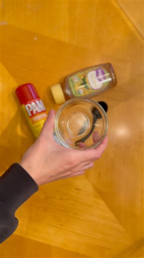 3.2K views · 14 reactions | Has anyone tried this hack for measuring out sticky ingredients?! Just spray your measuring cup with non stick cooking spray to make it SO much easier! #honey #kitchen #hack #cooking #tip #kitchenhack #kitchentip #tipsandtricks #hacks #easymenuplans | Easy Menu Plans | Facebook