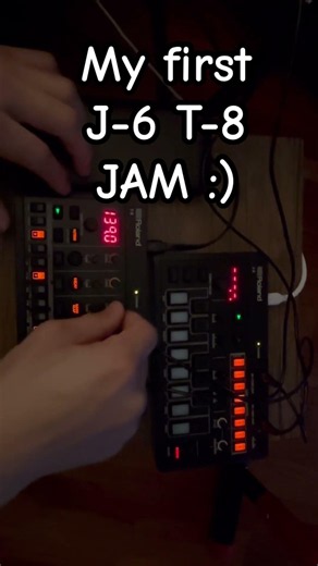 My first Roland J-6 & T-8 JAM / synth techno edm acid beginner