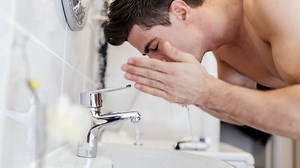 512K views · 854 reactions | A dermatologist explains the best way to keep your face clean. | Business Insider | Facebook