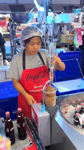 Amazing! Coca-Cola Slush Machine on Thai Streets | A 1 Minute Guide to Thailand