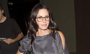 Pic: Courteney Cox was spotted on a 'date' with famous actor - and it wasn't Chanandler Bong