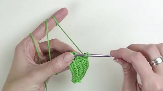 FREE PATTERN: Crochet Baby Booties Green Zebra | Croby Patterns
