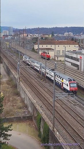 Zürcher S-Bahn und eine SBB Rangierlok bei Zürich Seebach