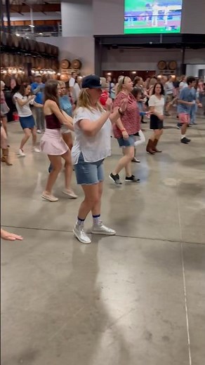 TURN THE BEAT UP Line Dance #bootscootin #linedance #dance #shorts