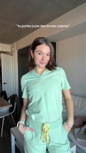 cette couleur est LA définition du printemps 🌼🌷🪷 Utilise mon code JUJUTREMTREM10 pour te la procurer @Garde-Malade 🧸✨ #scrubs #medstudent