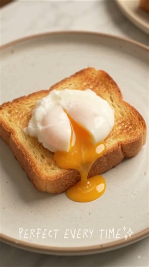 How to Make the PERFECT Poached Egg 🥚 #breakfast #eggrecipe #egg #poachedegg