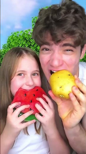 Spizee Plays MINECRAFT!?😳 #shorts