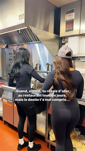 Le rêve était bon… juste un peu mal interprété 😂 . The dream was right… just slightly misunderstood 😂 #montreal #mtl #mtlfoodie #greek #marathonsouvlaki | Marathon Souvlaki