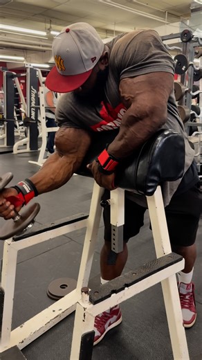 Bkbeast on Instagram: "My #favorite #biceps #workout , what’s your favorite biceps workout."