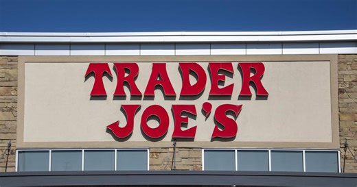 Video shows Trader Joe's shoppers lining up in N.J. for mini cooler bags