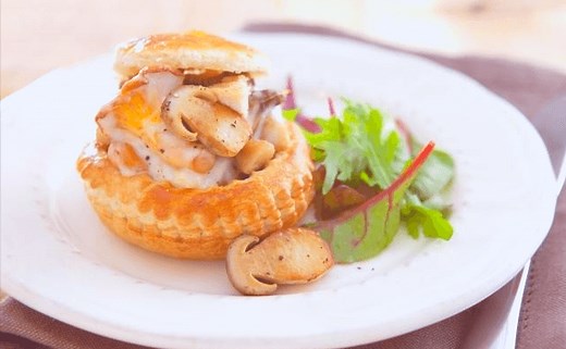 Quel vin boire avec une bouchée à la reine ? ✅ Mets/vins