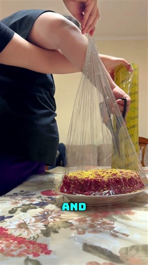 This Genius Cake Packing Hack Will Blow Your Mind 🎂😳