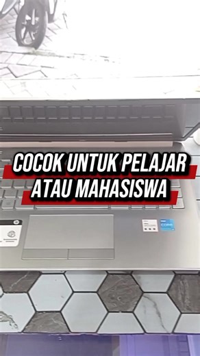 Di jual Laptop 2nd Hp 14s - dk0073TU Warna Silver Dengan Spesifikasi : 🖥️ Display : 14-inch 1366 x 768 (60Hz) 💻 CPU : Intel Core i3 - 1215U (8Cpus) ~ 1.2Ghz 💾 RAM : 8GB DDR 4 💾 Storage : SSD 512GB 👾 VGA : Intel UHD Graphics Family 4GB (Shared Memory) Sistem operasi : Windows 11 Pro 64bit 👉Kondisi laptop Masih Bagus, Mulus 👉Kelengkapan laptop charger ori 👉Harga murah dan bergaransi! 📦 Bonus Mouse Kabel MIKUSO 🔲 Office Aplikasi lainnya Ready... ✅ Berminat Bisa Langsung chat Atau Kunjungi