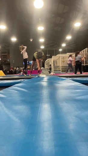 flying over @𝖦𝖨𝖹𝖬𝖮!!🪶🌀 #quadrobics #nature #viral #therianthropy #therian #therianpride #theriantiktok #quadrobicsjump #zoosarentvalid #allfours #lgbtq #furry #furryfandom #dinomask #fernthetherian #therianmask #furrytok #furrytiktok #theriantiktok #queer #witchcraft #hippie