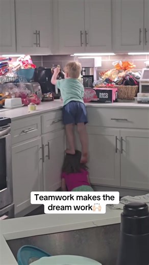 NOW THATS WHAT I CALL FRIENDSHIP