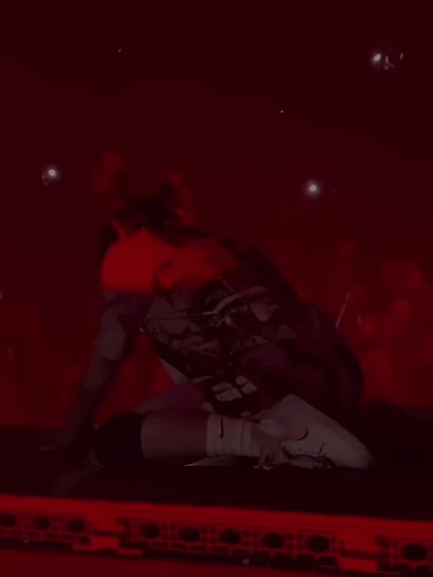 Billie Eilish Dance Performance on Stage