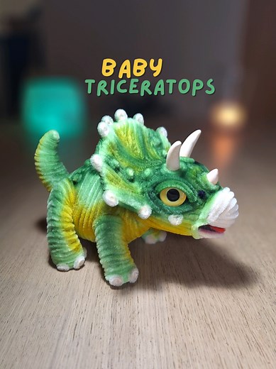 Creating an Adorable Baby Triceratops with Pipe Cleaners