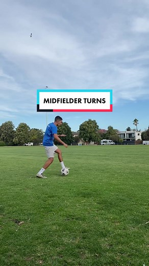 Mastering Midfielder Turns: Techniques and Tips