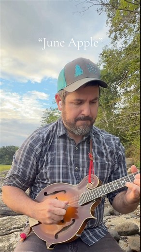 June Apple - Appalachian Fiddle Tune #mandolin #oldtimemusic #maine #folkmusic #acoustic
